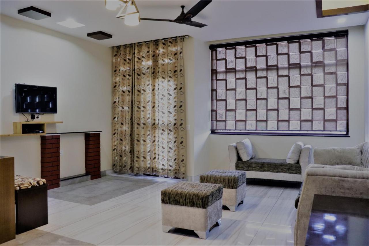 Wildleaf Kasauli Valley Homz Bed & Breakfast Bagian luar foto
