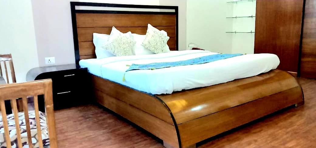 Wildleaf Kasauli Valley Homz Bed & Breakfast Bagian luar foto