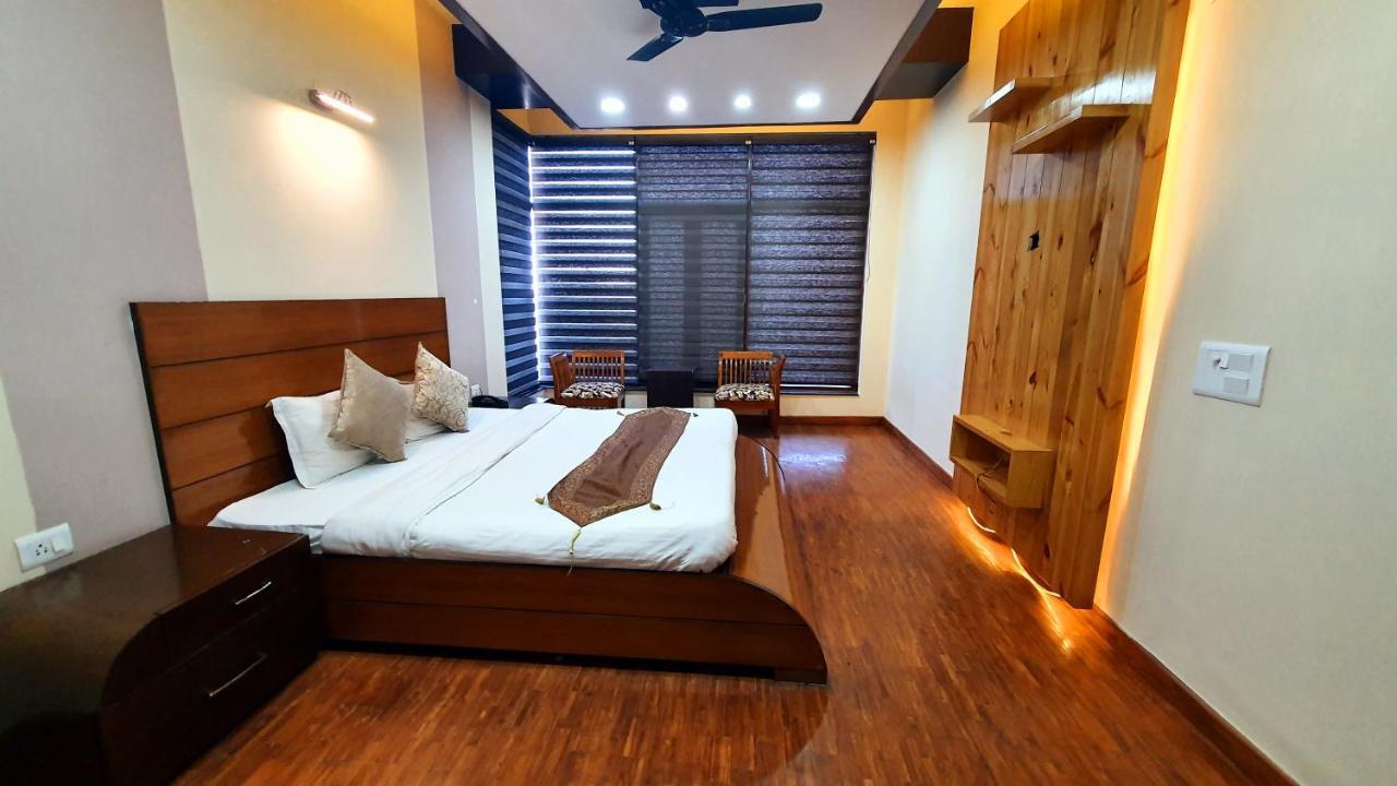 Wildleaf Kasauli Valley Homz Bed & Breakfast Bagian luar foto